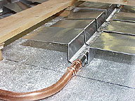 aufbringen der aluminium-waermeverteiler